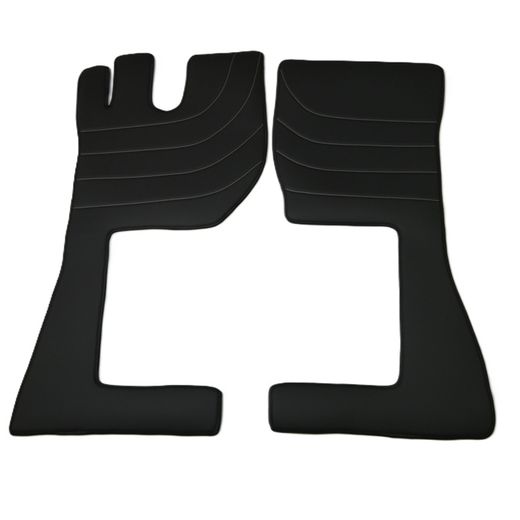 Tapis sur mesure avec extension pour camion. Simili cuir.